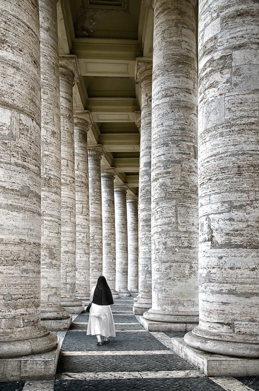 08.03.2011 Säulen Nonne D33_3777  Rom 2010.jpg